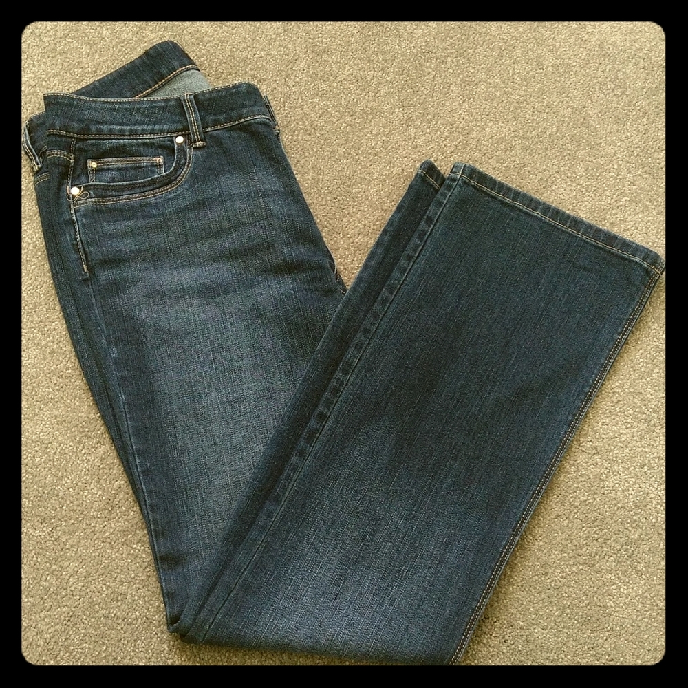 WHBM Boot Leg Short Jeans Dark Wash